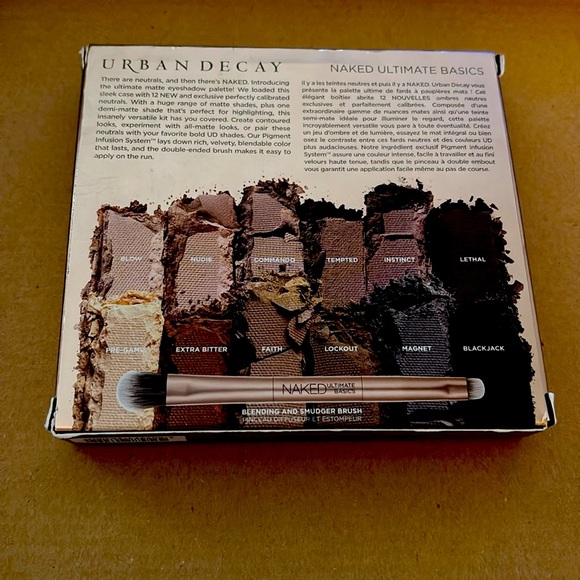 NIB Urban Decay Naked Ultimate Basics Matte Neutrals Eye Shadow Palette & Brush - Picture 2 of 2